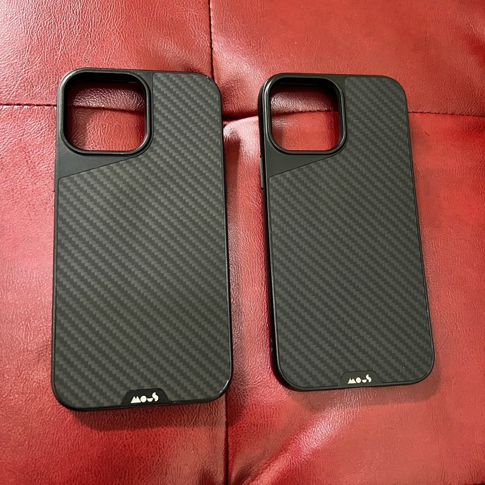 2 iPhone 13 Pro Max mous case